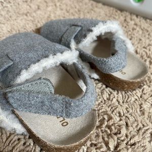 Old Navy Gray Winter Clogs